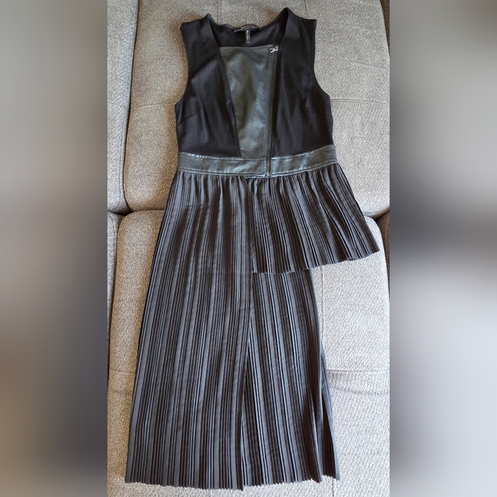 BCBCMaxAzria Black Asymmetric Top In Size Small